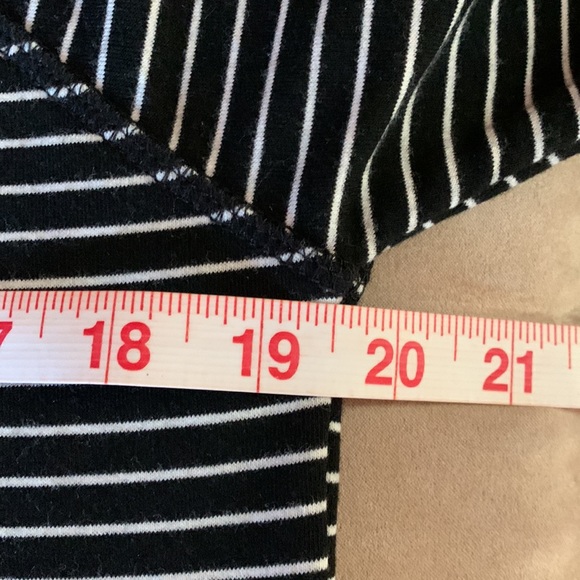 DANSKIN. tunic top features a long sleeve scoop neck pullover sweatshirt… - Picture 8 of 10